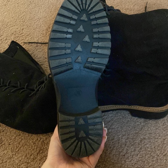 Tall Boots - Picture 4 of 4